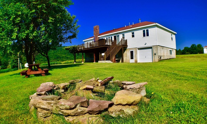 East Meredith House | Escape to All-Star Village: 9.8 Rated Stay with Spa & More