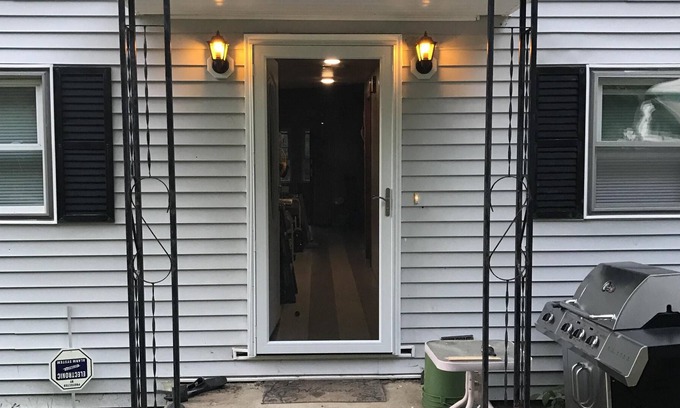 Gilmanton Cottage | Get Away From the Hustle and Bustle by Relaxing at the Lake ! 3 Bedroom Ranch