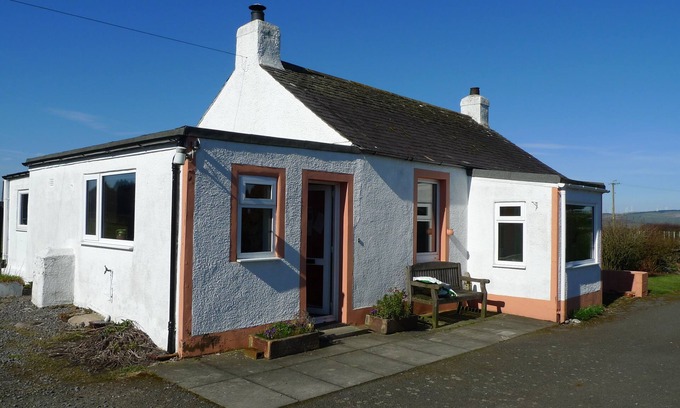 Lockerbie Cottage | Serene Retreat with Scenic Views and Family-Friendly Amenities