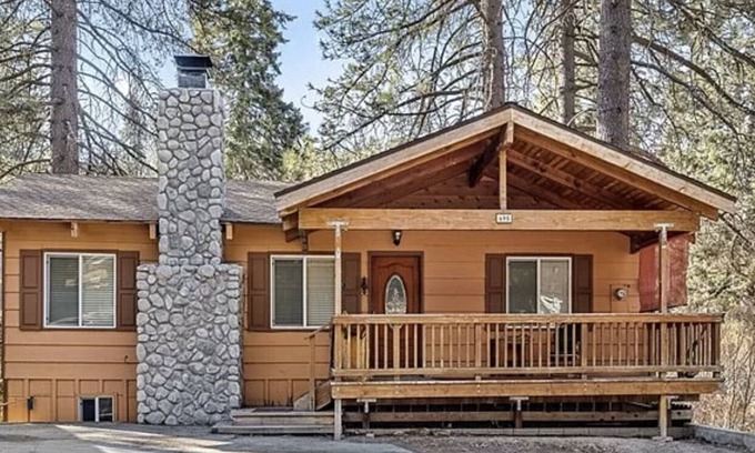 Green Valley Lake Cabin | Cozy Family Cabin Retreat with Kitchen and Spa in the Mountains
