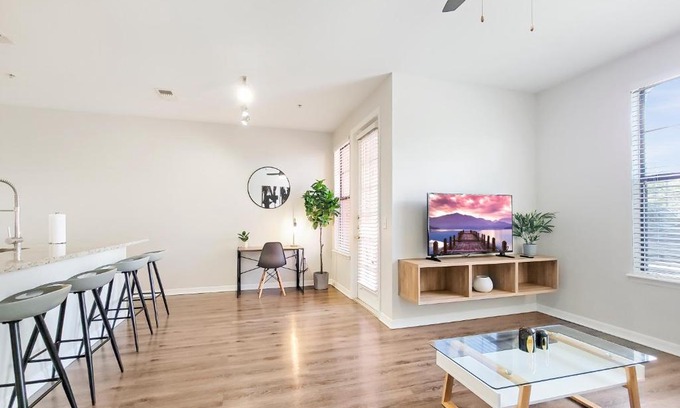 Tampa Apartment | Beachside Getaway Apartment with Pool & Family Amenities