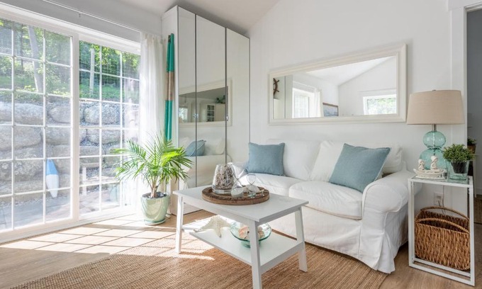 Mahone Bay House | Unforgettable Getaway by the Bay with Top Amenities