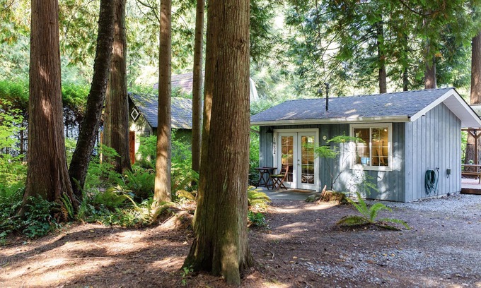 Point Roberts Cabin | Idyllic Cabin Retreat with Outdoor Deck and Spa Amenities
