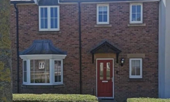 Filey Cottage | Pet-Friendly Getaway Cottage on The Bay, Filey - 10/10 Rated
