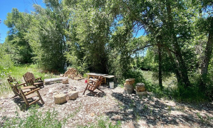 Almont House | Experience the Best of Gunnison Valley at 10 X Ranch Home