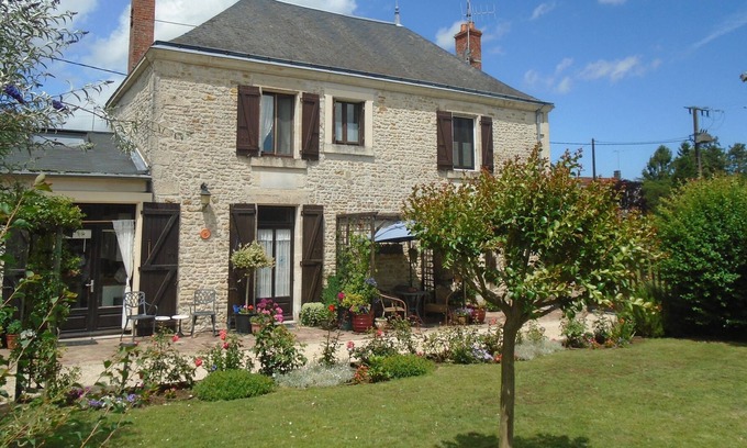Saint-Valerien House | Perfect Rural Getaway Home with Breakfast & Family Amenities