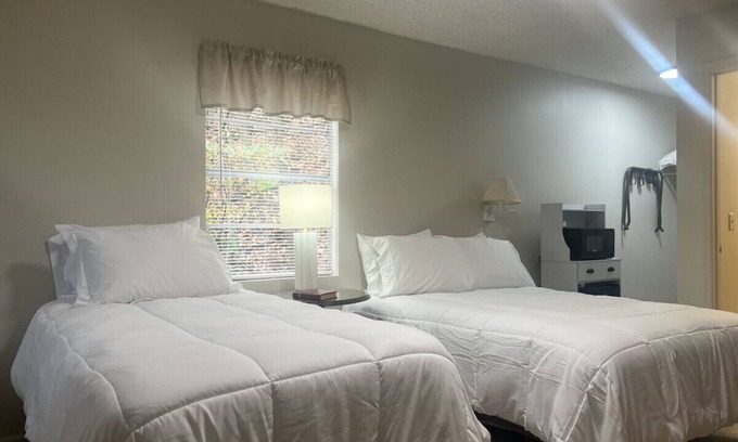 Waynesboro Hotel | Getaway to Creeks Bend 64