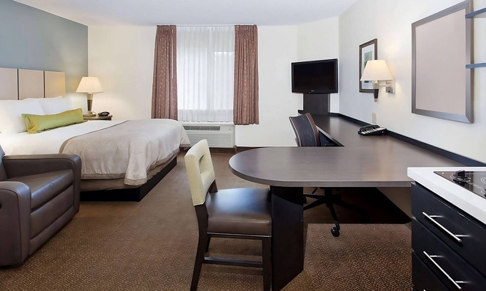 Southfield Hotel | Weekend Getaway: Relax in a Suite with Free Parking
