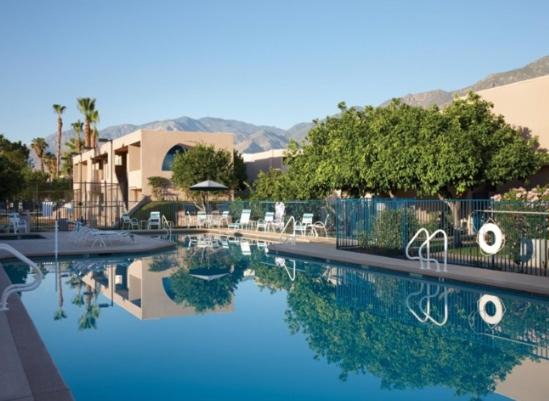 Baristo Resort | Relax at GetAways Vista Mirage Resort - 4-Star Family Retreat