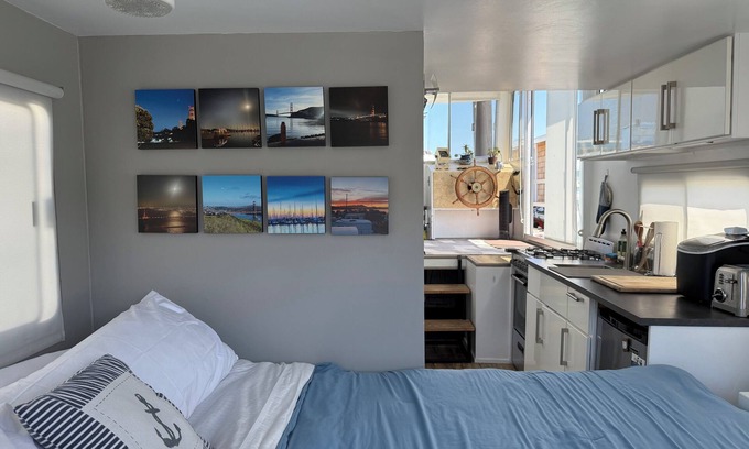 Sausalito Boat Rental | Idyllic Oceanfront Retreat at Getting Nauti, Sausalito
