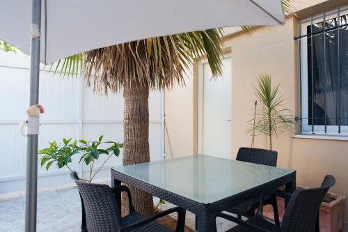 Kerem HaTeimanim Apartment | Family-Friendly Geula Suites by Raphael Hotels Awaits You