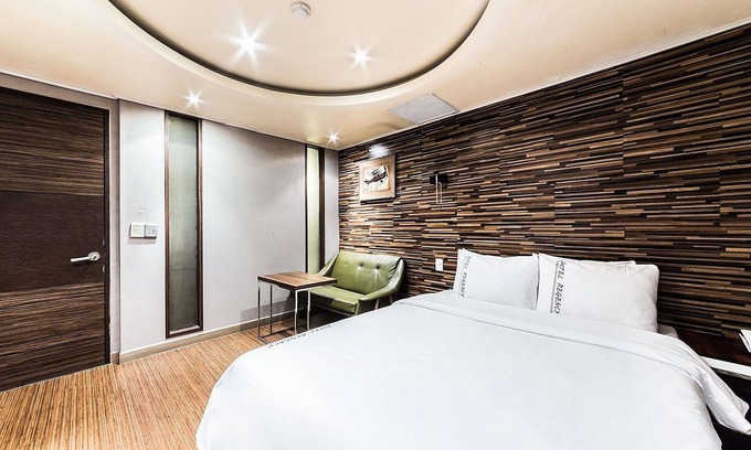 Geumjeong-dong Hotel | Eco-Friendly Stay at Geumjeong Regency with Breakfast Included