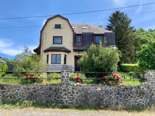 Doische House | Charming Villa with Fireplace and Sunny Garden Retreat