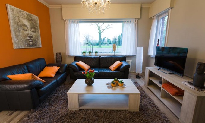 Deinze House | Cozy Home with 3 Bedrooms and Free Parking for Families