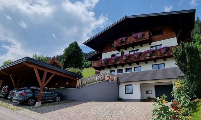 Flachau Apartment | Gföller Vacation Apartment: Family-Friendly Retreat for 3-7