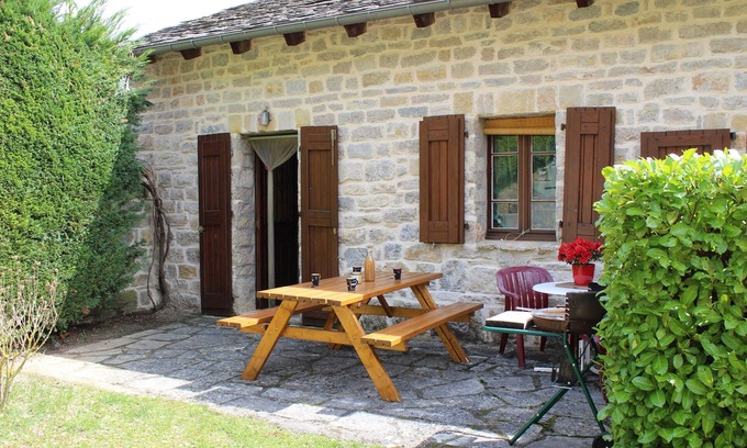 Gorges du Tarn Causses House | Cozy Gîtes de France 2 Épis for Family Stay in Blajoux