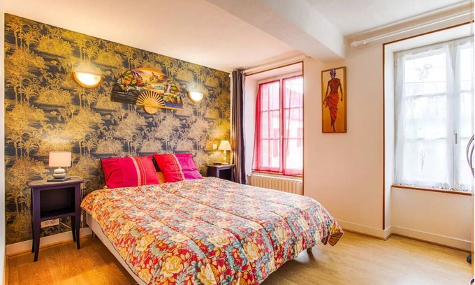 Pont-d'Ouilly House | GHK vacation homes -Garden-Wi-fi parking