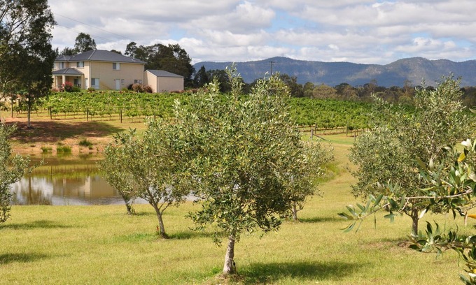 Pokolbin House | Exclusive Escape at Ghost Riders Lodge with Pool & Spa