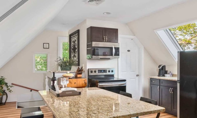 Beverly Condo | Modern 2Br Retreat in Downtown Beverly with Free Parking
