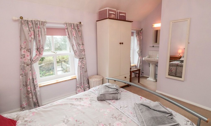 North York Moors National Park Cottage | Ghyll Cottage, ROSEDALE ABBEY