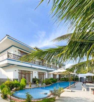 East Ham Tien Beach House | Gia An Hung Guest House: Family-Friendly with Pool & Ocean View