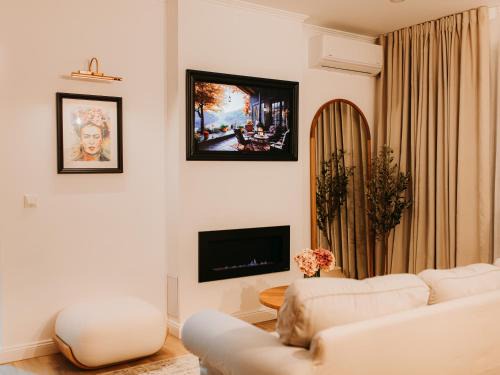 Satu Mare Apartment | Guest Rated GIA Apartment: Top 10/10 Experience Awaits