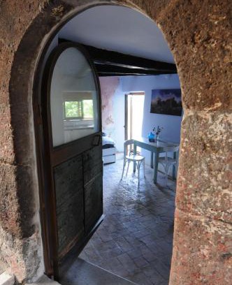 Vignanello Apartment | Giamevi House: Pet-Friendly Stay with Hot Tub & Breakfast