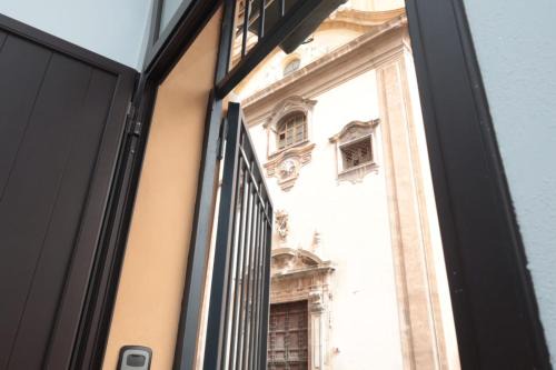 Albergheria Apartment | Experience Gianbrì: Family-Friendly 4-Star Stay with High Ratings