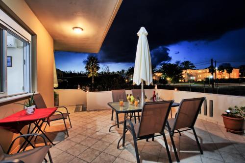 Gerani House | Discover Gianna's House: Rated 9.6/10 with Family-Friendly Dining