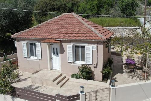 Argostoli House | Guest Rated 9.9: Family-Friendly Giannata House Stay