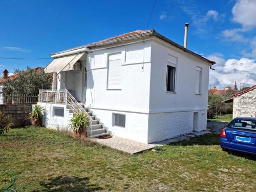 Amphipolis House | Discover Giannis Country House: Pet-Friendly Retreat Awaits