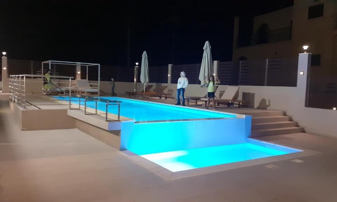 Skines Villa | Discover Giannis Villa: Family-Friendly Oceanfront Retreat