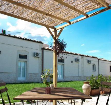 Noto House | Pet-Friendly Giardini Acantus with Oceanfront Views