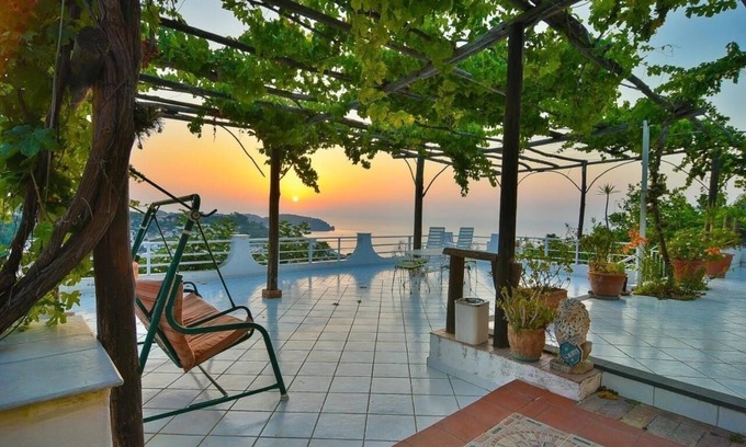 Casamicciola Terme House | Discover Giardini di Iside e Osiride: Family-Friendly Getaway