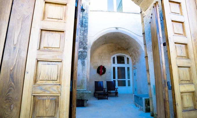 Sasso Caveoso House | Discover Giardini di Pietra: Family-Friendly Getaway