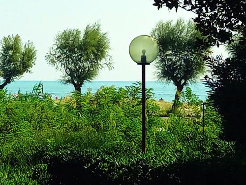 Martinsicuro Apartment | Experience Giardino delle Fate: 4-Star Oceanfront Bliss