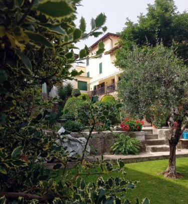 Gaino House | Discover Giardino Fiorito: Family & Pet-Friendly Retreat