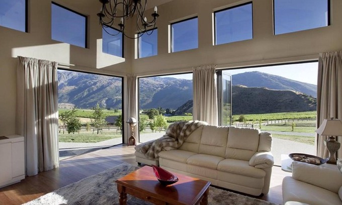 Gibbston Bed & Breakfast | Exceptional Gibbston House: 4-Star Stay with Family Amenities