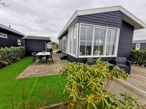 Giethoorn Ski Chalet | Scenic Stay at Giet Oan on Resort Venetië - Rated 9.2/10