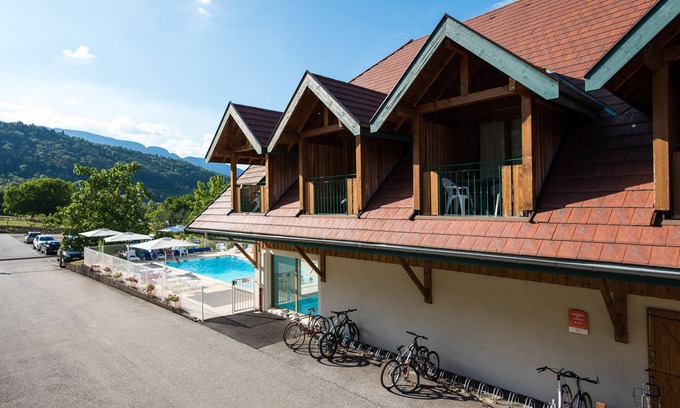 Giez Apartment | Giez Studio for 4 with Pools and Family-Friendly Fun