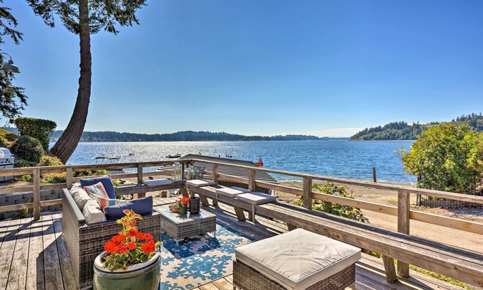Gig Harbor House | Seaside Retreat: Gig Harbor House with Private Beach & Views