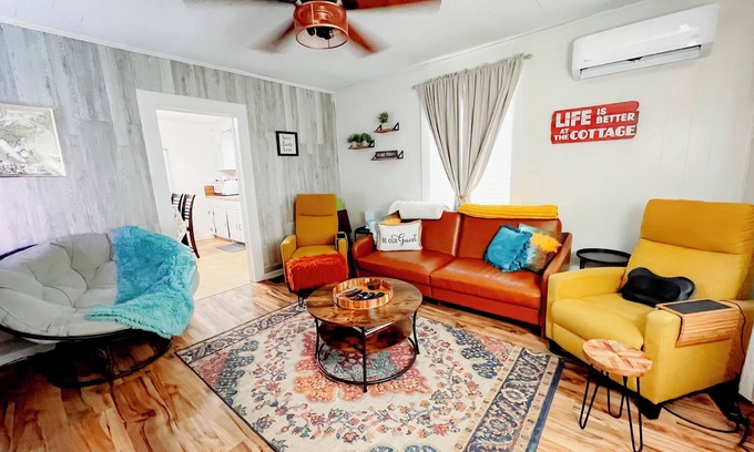 Reed Creek House | Pet-Friendly Giggling Creek Cottage: 45 Acres of Bliss