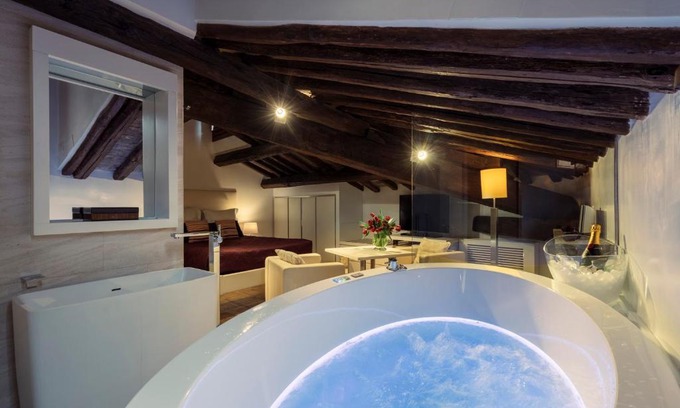 Rione V Ponte Hotel | Gigli D'Oro Suite: Family-Friendly & Accessible Retreat