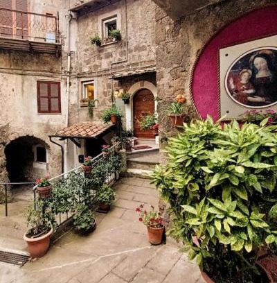Vallerano Apartment | Giglio Vallerano: Family-Friendly 4-Star Getaway Awaits
