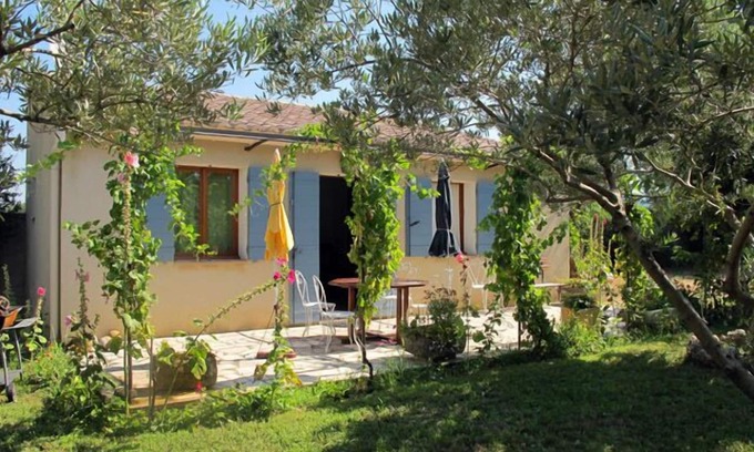 Gigondas Cottage | Inviting Gigondas Gite: A Home Sweet Escape Awaits