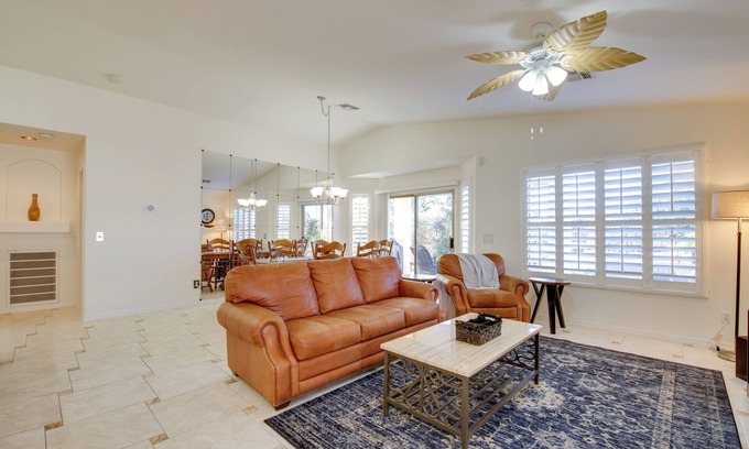 Gilbert House | Inviting Gilbert Home with Yard and On-Site Golf Course