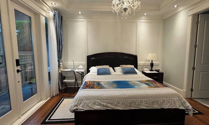 Steveston House | Gilbert house cozy guest ensuite room near YVR-airport
