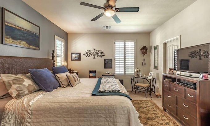 Power Ranch House | Gilbert King Suite: Ocean View with Pool & Spa Amenities