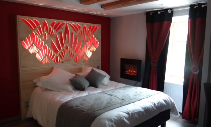 Chaudes-Aigues House | Experience Comfort at Gilbert's House with Pool & Breakfast