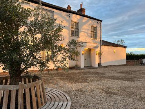 Storwood House | Gilbertson House-York-luxury-sleeps 7 with hot tub